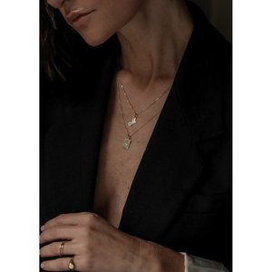 Pendentif Breloque Lettre d'Amour en Or, Bijou de Style Religieux avec Motif Cœur en Diamant et Zircon pour Mariage - Product Image 3