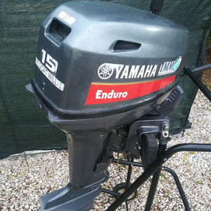 Moteur hors-bord industriel d'occasion Y-am-ah-a 15 CV 2 temps ENDURO de 2015 avec garantie de 3 ans - Product Image 1