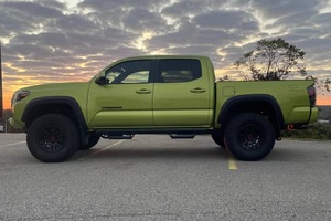 รถโตโยต้า ทาโคมา ทีอาร์ดี โปร ดับเบิ้ลแค็บ 4x4 ปี 2022 สภาพดีมาก พร้อมส่งมอบ - Product Image 5