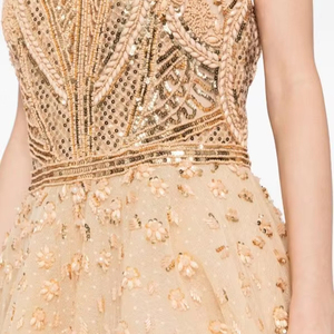 Robe de soirée nude en satin antistatique de luxe sans manches col rond paillettes silhouette droite spaghetti sangle pour bal naturel - Product Image 1