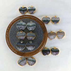 Boucles d'oreilles en forme de cœur améthyste faites à la main en argent sterling 925 plaqué or 14 carats bijoux en cristal naturel cadeau - Product Image 4