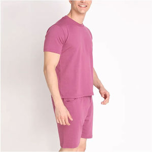 Ensemble t-shirt et short de course respirant à la mode décontractée pour hommes avec logo personnalisé hauts à manches courtes bas motif solide - Product Image 2