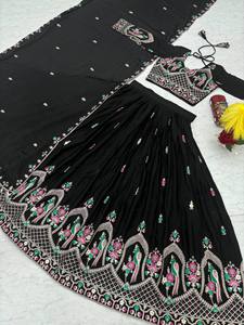 Nouvelle création : Lehenga Choli réversible en Chinon avec dupatta, couleur noire, style décontracté pour les occasions de Diwali/mariages (toutes saisons) - Product Image 3