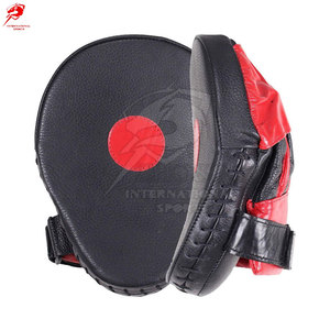 Mitaines de frappe en cuir synthétique avec logo personnalisé pour les sports juniors et adultes, durables et résistantes aux chocs. - Product Image 2