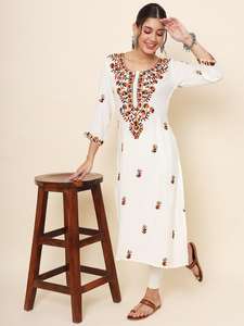 À la mode indien Premium qualité Maruti mode femmes vêtements de mariage rayonne Kurti Chikankari broderie travail lourd rayonne pantalon - Product Image 2
