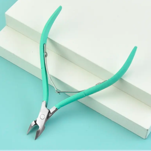 Ciseaux coupe-cuticules 4 couleurs en acier inoxydable pour manucure et peau morte Pince à bec d'aigle pour pédicure - Product Image 4