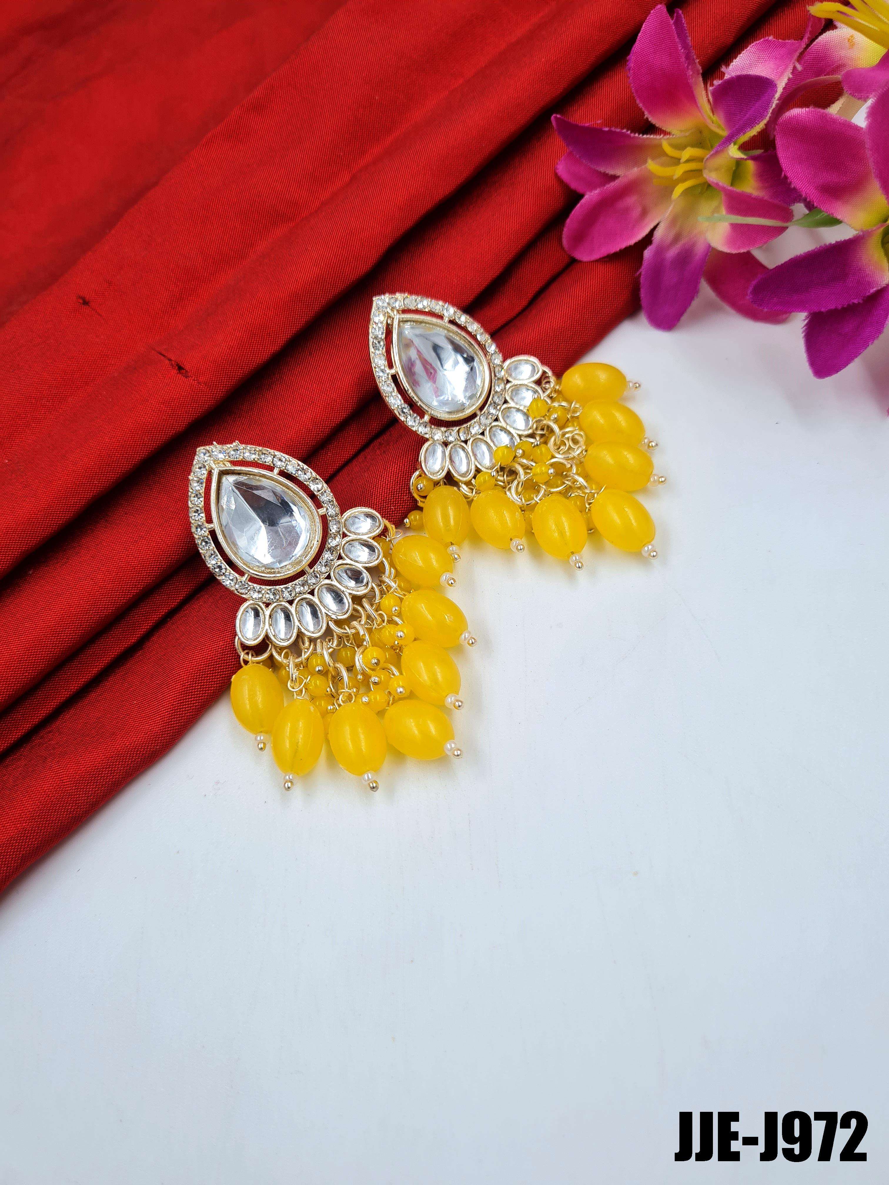 สีเหลือง