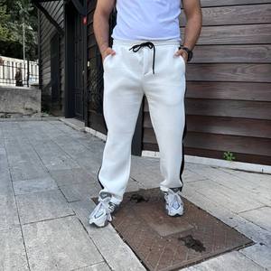 Pantalones Deportivos para Hombre, Talla Grande, con Franja Lateral en Contraste, Estilo Urbano, Casual, Ajuste Regular, Cintura con Cordón, Ecológicos, 100% - Product Image 1