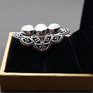 Flashy Rainbow Moonstone Oval Cut Bezel Setting Anillo de boda y fiesta bohemio hecho a mano de plata esterlina - Product Image 3