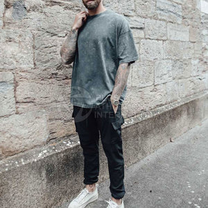 Camisetas de algodón personalizadas al por mayor, estilo vintage con efecto lavado ácido, hombros caídos, hechas en Pakistán. - Product Image 2