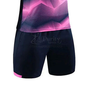 Ropa deportiva de alta calidad Camiseta y pantalones cortos de fútbol de color personalizados Venta caliente Uniforme de fútbol hecho en Pakistán - Product Image 6