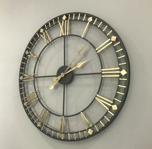 Horloges murales industrielles en métal durables et de grande taille avec des designs Art Déco inspirés des engrenages pour les intérieurs urbains et contemporains - Product Image 3