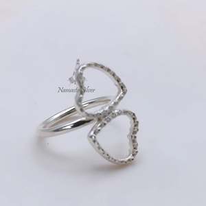 Bague double cœur en argent sterling 925, élégante et minimaliste, incrustation artisanale, bijou de promesse avec bande de cœur connectée - Product Image 6