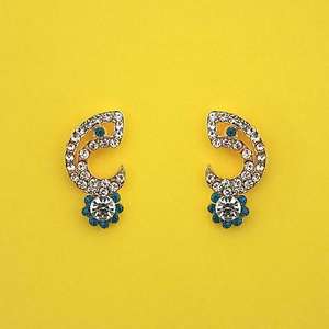 ต่างหูระย้าแฟชั่น kriaa กระดุมหินออสเตรียสีฟ้าและสีขาว1313847A - Product Image 1