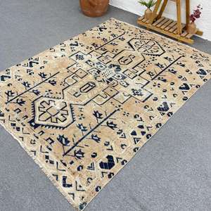 Alfombra Turca Vintage de 5.2x6.46 pies (159x197 cm), Alfombra Marrón con Puntos Azules - Product Image 1