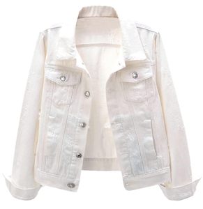 Stylish Cropped Women's Denim Jacket Comfortable Cotton Outerwear with Relaxed Fit Modern Casual Everyday Streetwear - Product Image 1