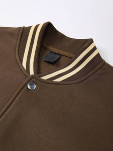 Chaqueta de béisbol universitaria de invierno de estilo urbano para hombre, algodón marrón, sensación de cuerpo ligero para mangas, ajuste de contraste, Varsity 100% algodón - Product Image 3