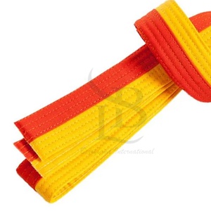 Cinturones de Karate suaves ligeros profesionales Logotipo personalizado de alta calidad Ropa de entrenamiento de artes marciales Precio al por mayor personalizado OEM - Product Image 2