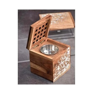 Brûleur à Bakhoor en bois avec Madkhan en nacre, porte-encens artisanal - Product Image 2