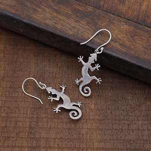 Venta al por mayor lagarto colgante gota diseñador aros joyería para mujeres étnico de moda fina pendiente 925 plata esterlina Animal Accesorios - Product Image 2