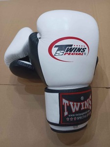 Guantes de Boxeo Twins de Piel de Vacuno de Primera Calidad Hechos a Medida, Guantes de Boxeo Twins Personalizados para Sparring - Product Image 2