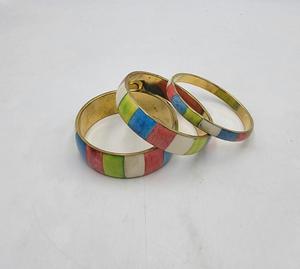 สร้อยข้อมือทองเหลืองโทนสีทองทำด้วยมือพร้อมกำไลข้อมือแฟชั่นดีไซน์เนอร์สำหรับผู้หญิงสลักลายด้วยเพชร - Product Image 1