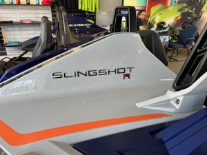 Motocicleta Trike Slingshot 2022 Midnight Storm Fade, Transmisión Automática por Eje, 4 Cilindros, Equipada con Diferencial, en Venta - Product Image 2