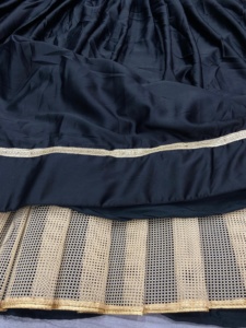 Navratri lehenga ที่สวยงามและได้รับความนิยมมากที่สุดด้วยลูกไม้ใส่ทำงาน - Product Image 4