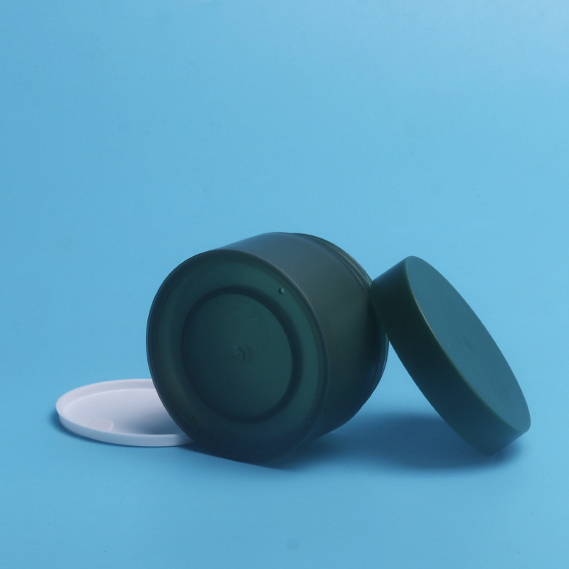 สีเขียวเข้ม