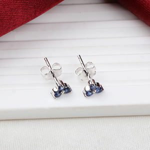 Boucles d'oreilles pour femme en argent sterling 925 avec pierre précieuse en saphir bleu naturel de Memoria Jewels | Vente en gros disponible - Product Image 4