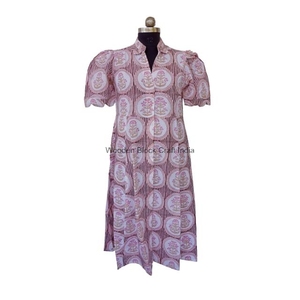 Robe de soirée à col en V, respirante, pour un usage décontracté, robe maxi en coton imprimé floral faite à la main pour femmes, style bohème modeste - Product Image 1
