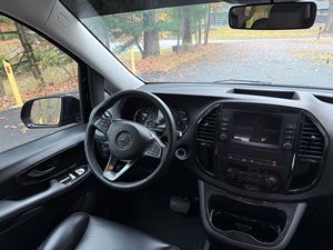 Offre exceptionnelle : Mercedes-Benz Metris Explorer Conversion 2023 d'occasion, propre et prête à être expédiée - Product Image 2