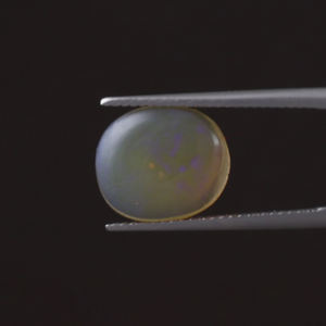 โอปอลธรรมชาติสีขาวขายส่ง น้ำหนัก 3.58 กะรัต ทรงรี ขนาด 12.5x11 มม. ได้รับการรับรองจาก IGI ตัดด้วยมือ ขัดเงา สำหรับทำเครื่องประดับ - Product Image 1