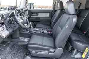 2024 Cruiser 2 Owners V6 Power 4WD Diferencial Trasero Bloqueable Modificaciones Todoterreno Volante a la Izquierda Asientos de Cuero Traseros - Product Image 3