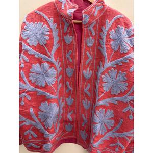 Veste bomber élégante et respirante en coton de Jaipur tricoté à la main, motif floral brodé Suzani, Crimson Garden - Product Image 4