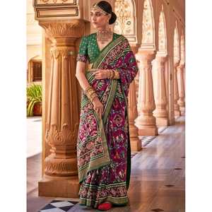 Encantador Sari de Seda Banarasi Estampado Magenta Patola, Estilo Bollywood y Pakistaní para Festivales, Cosido - Product Image 1