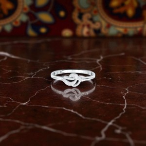 Juego de puntas de diamante de corte redondo de moissanita de 0,04 quilates, anillo con motivo infinito elegante hecho en oro sólido de 10K,14K,18K - Product Image 5