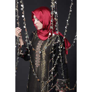 Ropa Africana Negra Atrevida - Product Image 1