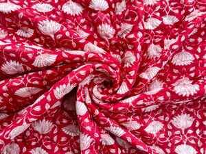 Couverture en coton biologique imprimée à la main avec des motifs floraux rouges, réversible, couverture indienne Razai - Product Image 5