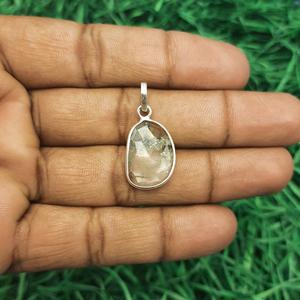 Collier avec pendentif en diamant et pierres précieuses de haute qualité AAA fait à la main en argent sterling 925 unique pour femmes - Product Image 1