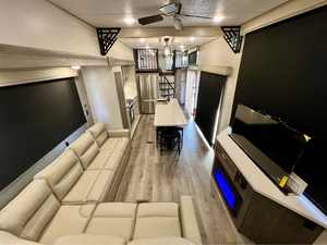 Caravane de camping-car classe C Entergra Coach Qwest - Construction en acier et aluminium pour voyages tout-terrain - France - Product Image 6