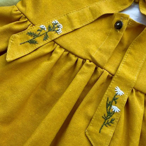 Vestido de lino suave bordado a mano para niñas, estilo informal para el primer cumpleaños de niños pequeños, OEM hecho en Vietnam - Product Image 5