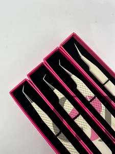 Pince à épiler GETUP BROSONS IMPEX en acier inoxydable de 10 mm, avec revêtement en poudre blanc cassé à 45 degrés et poignée diamantée à 90 degrés, idéale pour les extensions de cils - Product Image 2