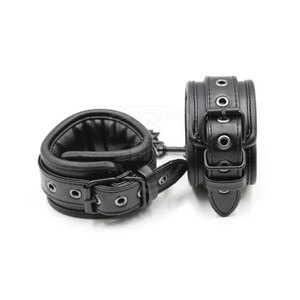 Restricciones de Cuero de Diseño Único y Calidad Premium con Hebillas Resistentes y Acolchado Interior Suave - Product Image 3