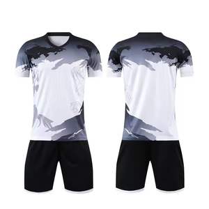 Personalizado de fútbol Jerseys Set Uniforme Chándal Desgaste Hecho en Pakistán - Product Image 4