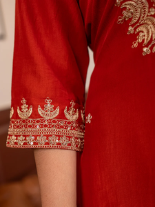 Conjunto Premium de Kurta, Pantalón y Dupatta para Mujer, Tela de Mezcla de Seda con Bordado a Mano para una Moda Étnica Elegante para Exportación - Product Image 5