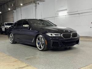 BMW Série 5 M550i xDrive d'occasion haut de gamme à prix réduit 2023 à vendre - Product Image 4