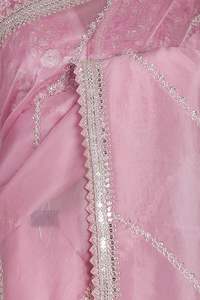 Saree de seda de organza suave pura con hermosas impresiones florales, con trabajo manual pesado, secuencia en todo el saree con borde de secuencia - Product Image 3