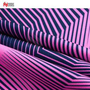 Uniforme de fútbol de servicio OEM-Nuevo diseño Precio bajo Secado rápido y transpirable Colores personalizados Logo 100% Poliéster Características de entrenamiento - Product Image 6