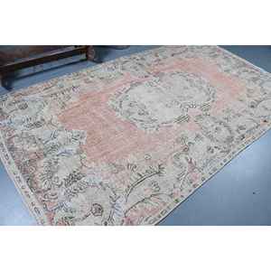 Alfombra de 5.6x9.7 pies, alfombra turca vintage, alfombra de lana con motivos de plantas y árboles en rosa y gris. - Product Image 2